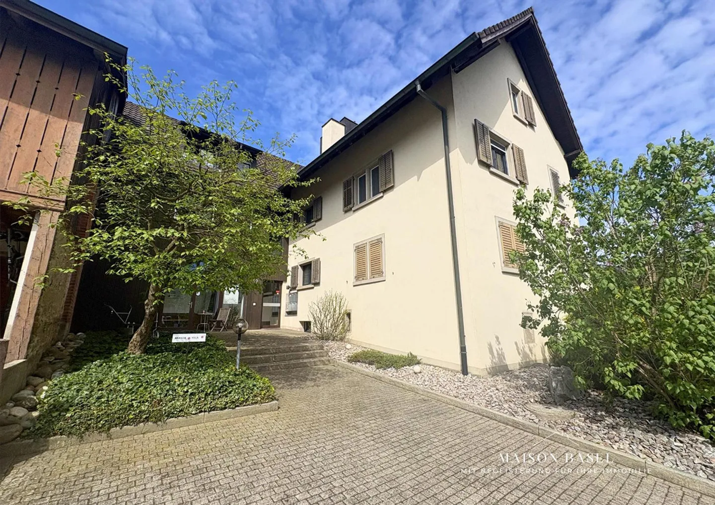 4-room apartment in Biel-Benken - Photo 1 of 11