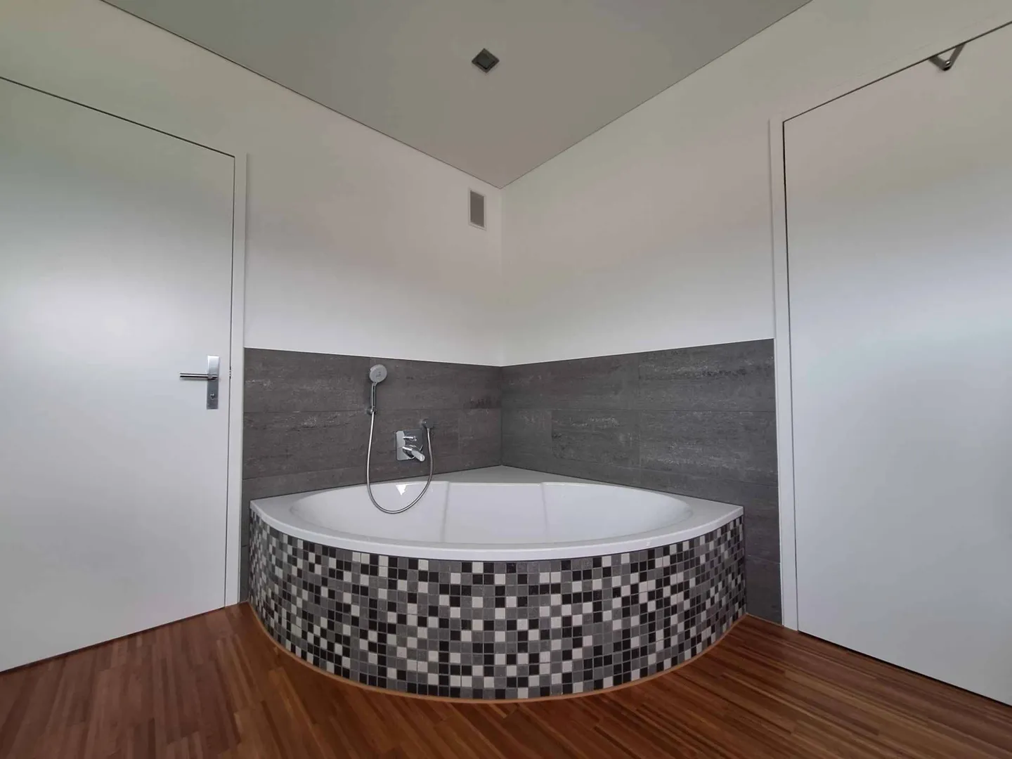 Villa Minergie moderne dans un emplacement privilégié - Photo 8 sur 13