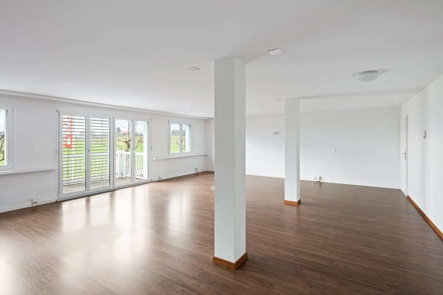 Office space for rent - Photo 2 of 10
