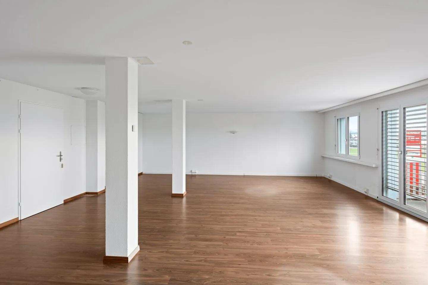 Office space for rent - Photo 4 of 10