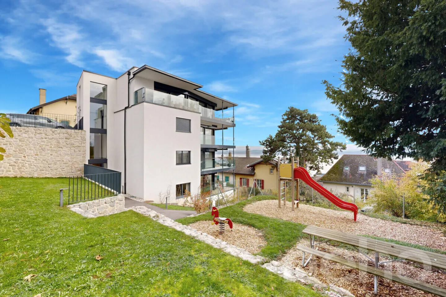 Wunderschöne moderne 4,5-Zimmer-Wohnung mit Terrasse, Aussicht und Garage! - Foto 1 von 12