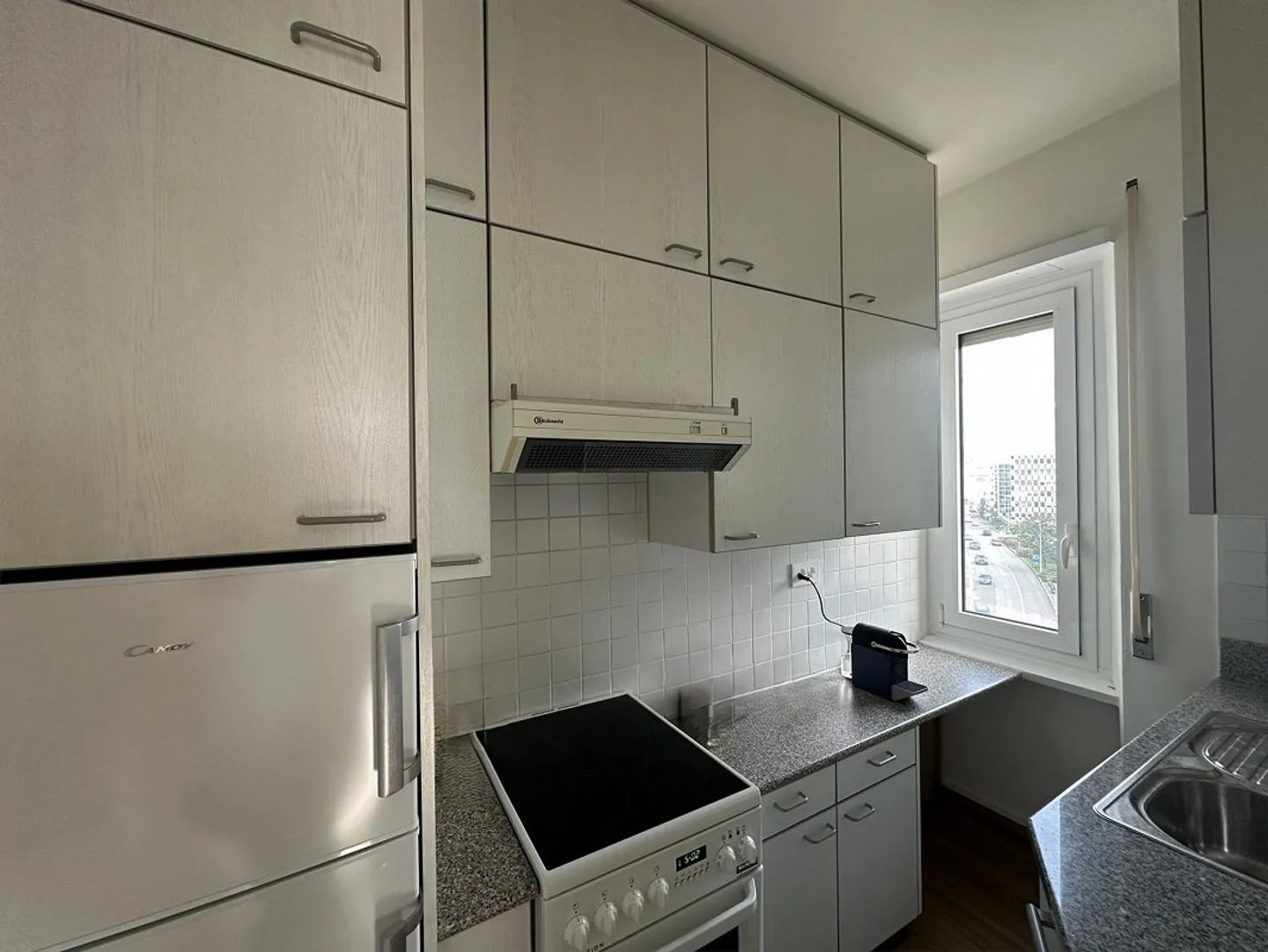 Affitta un ufficio luminoso e ristrutturato in una posizione centrale - Foto 4 di 6