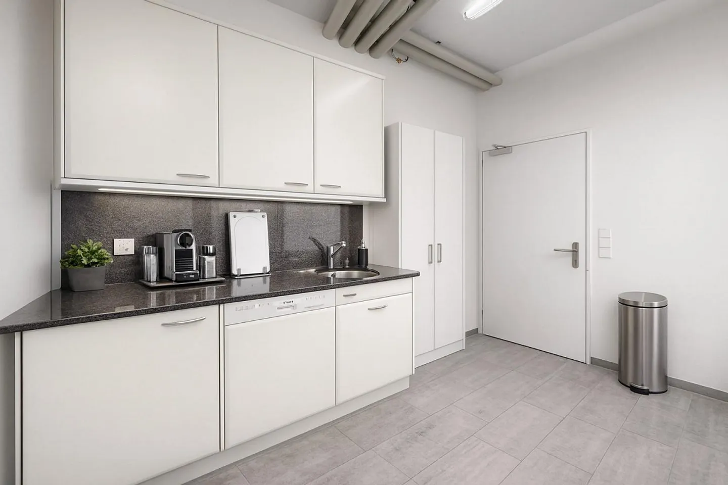 Commercial space in a preferred location in Greifensee - Photo 4 of 6