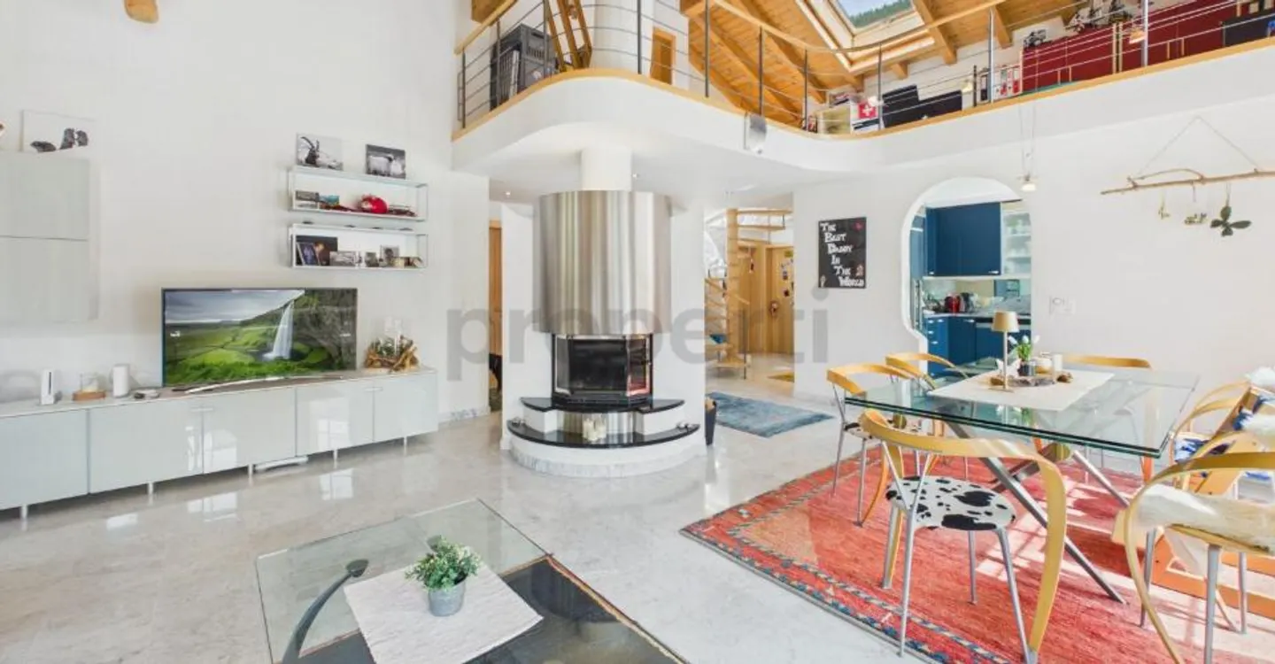 Double garage plus 3 outdoor parking spaces, cozy fireplace and fantastic mountain panorama - Photo 4 of 13