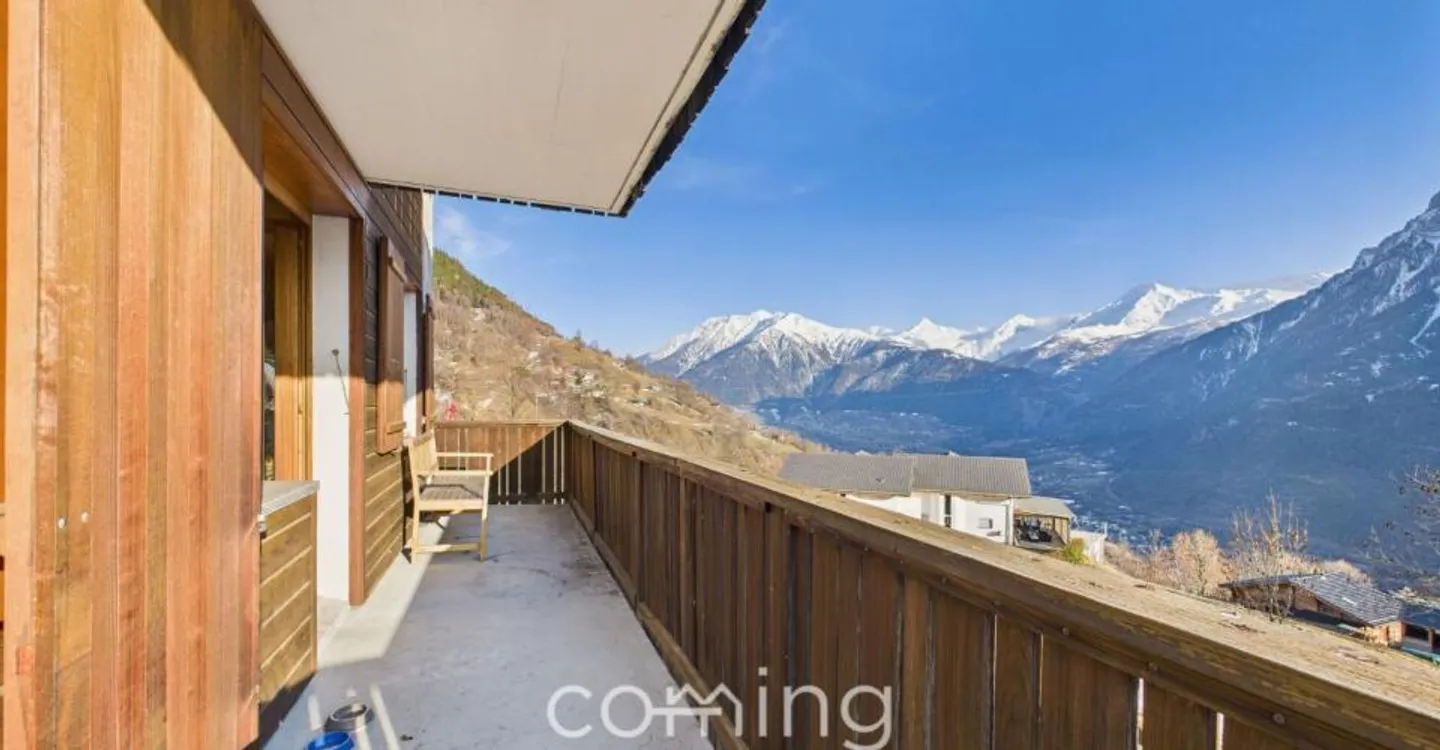 Living and building in Mund - 5.5-room chalet with garden and four W2 building plots - Photo 1 of 11