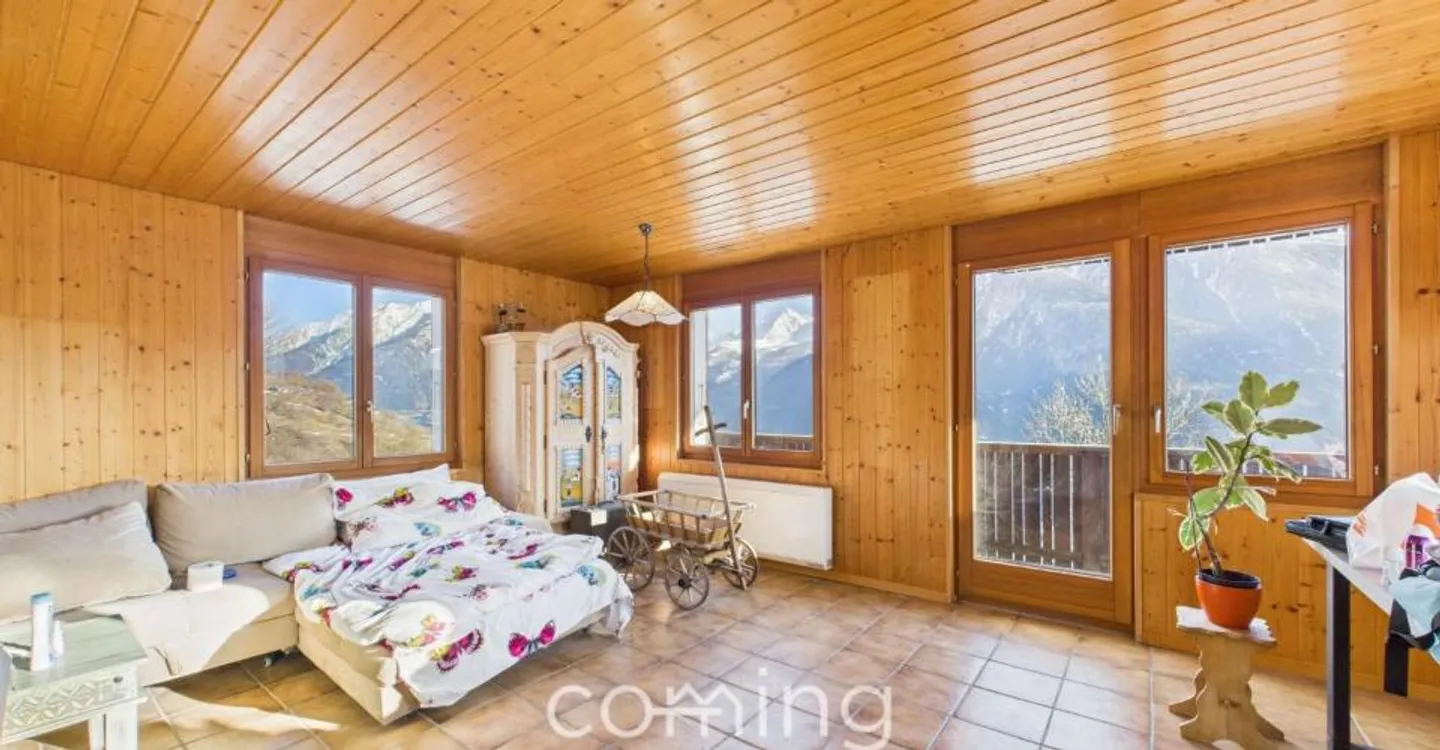 Living and building in Mund - 5.5-room chalet with garden and four W2 building plots - Photo 2 of 11