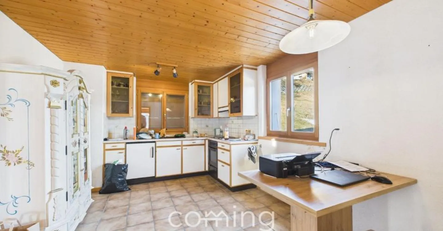 Living and building in Mund - 5.5-room chalet with garden and four W2 building plots - Photo 4 of 11