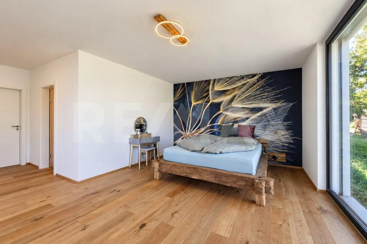 Modern villa with exclusive amenities and panoramic views over the Rhône... - Photo 8 of 13