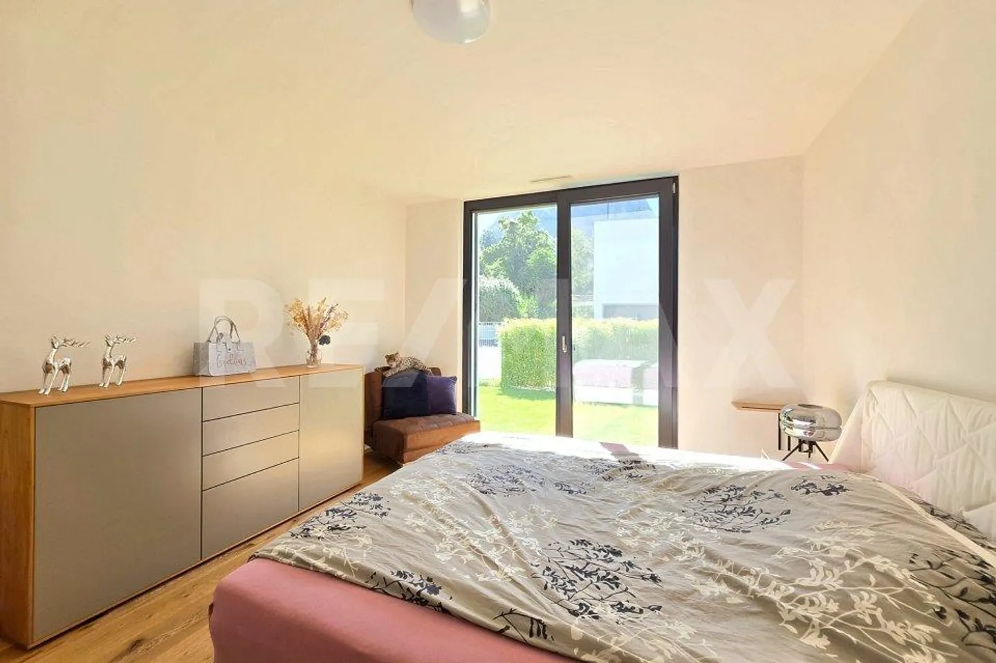 Modern villa with exclusive amenities and panoramic views over the Rhône... - Photo 10 of 13