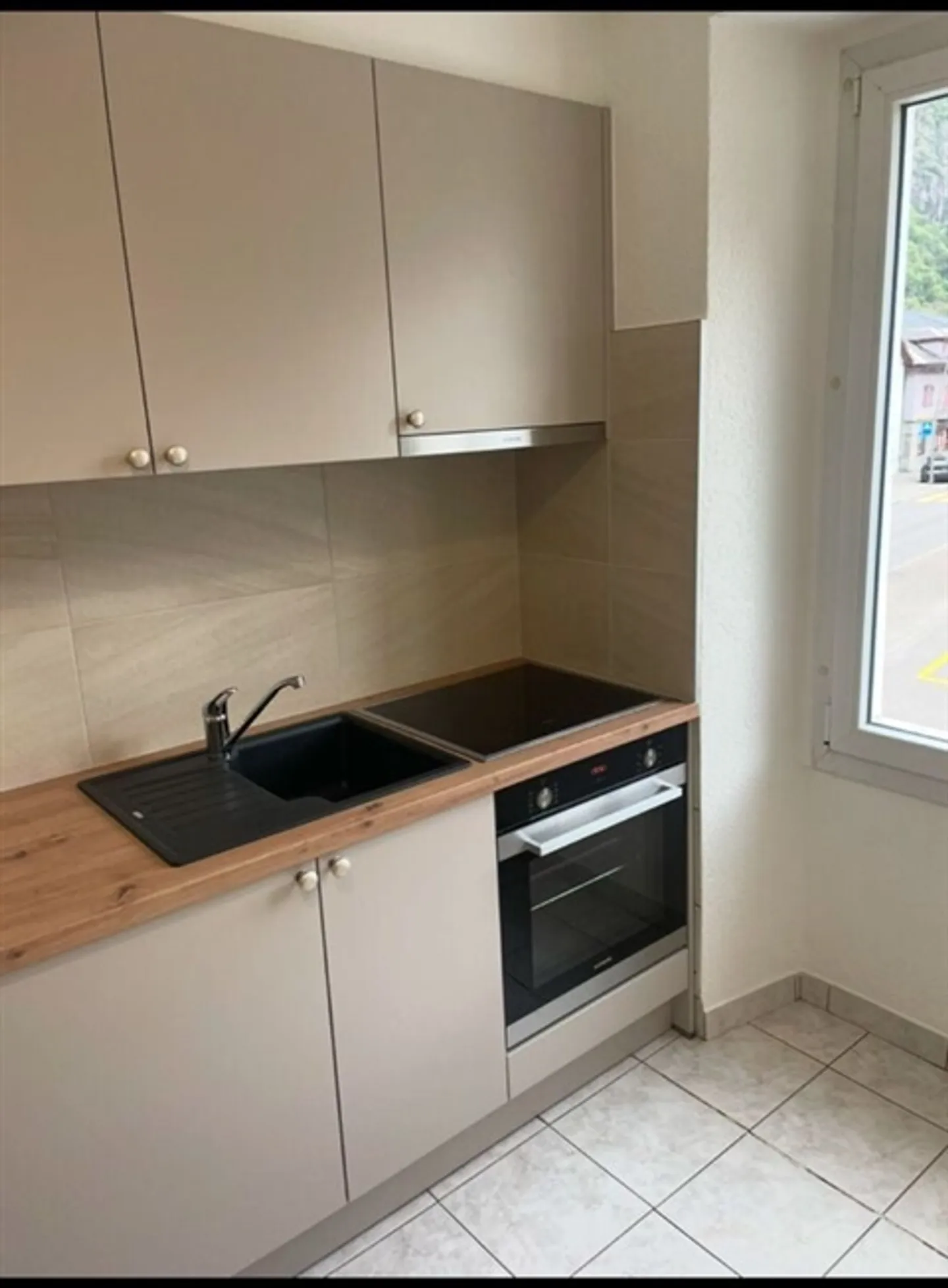 Très bel appartement à vendre 2,5 pièces - entièrement rénové - Photo 3 sur 4
