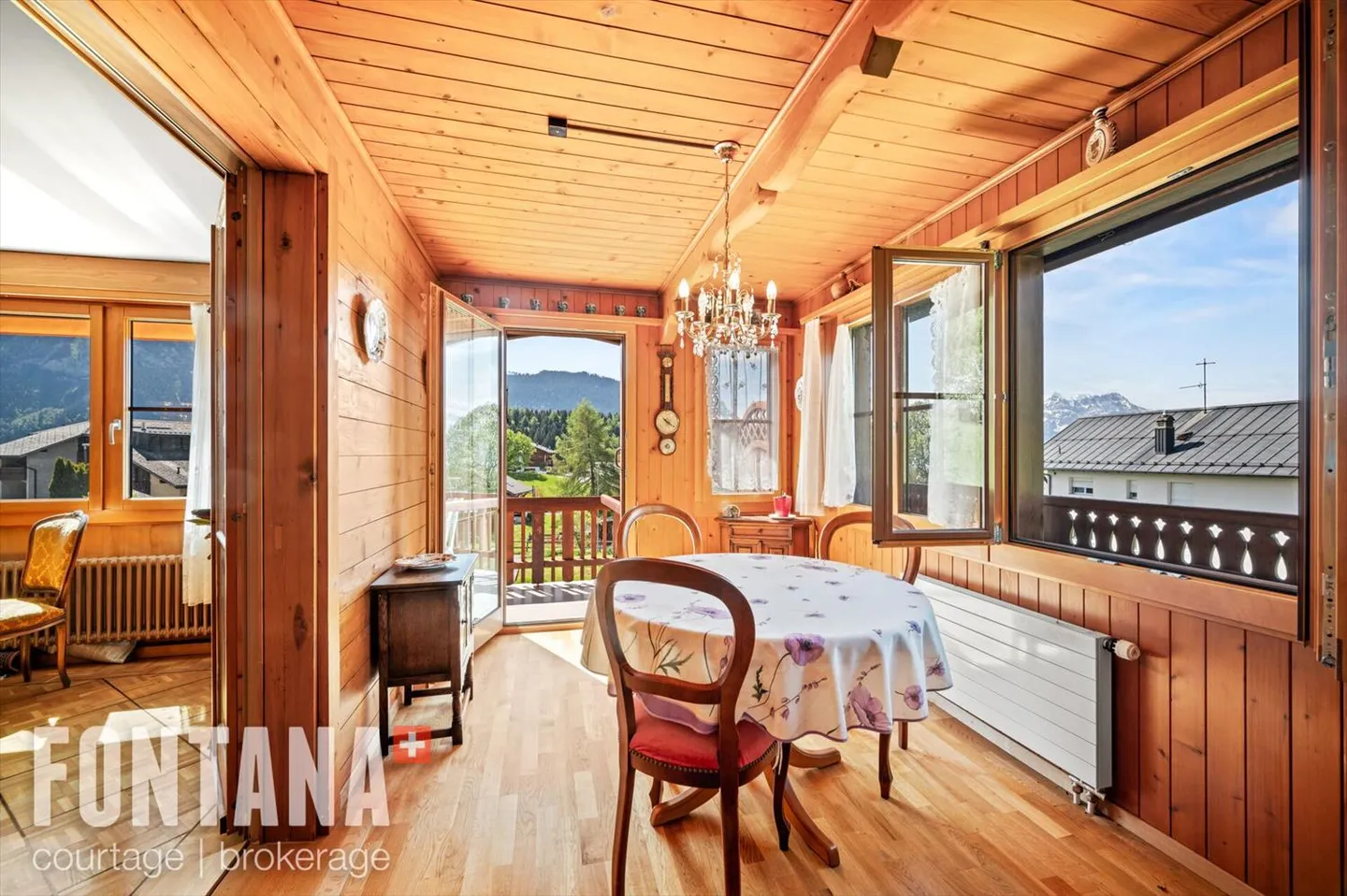 Chalet for sale - Photo 6 of 13
