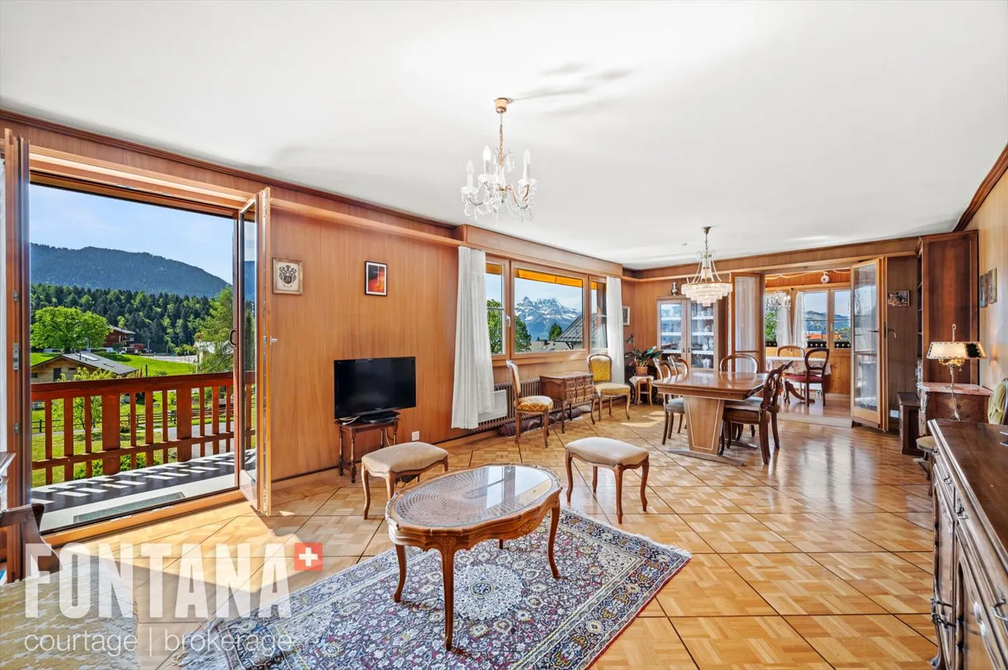 Chalet for sale - Photo 2 of 13