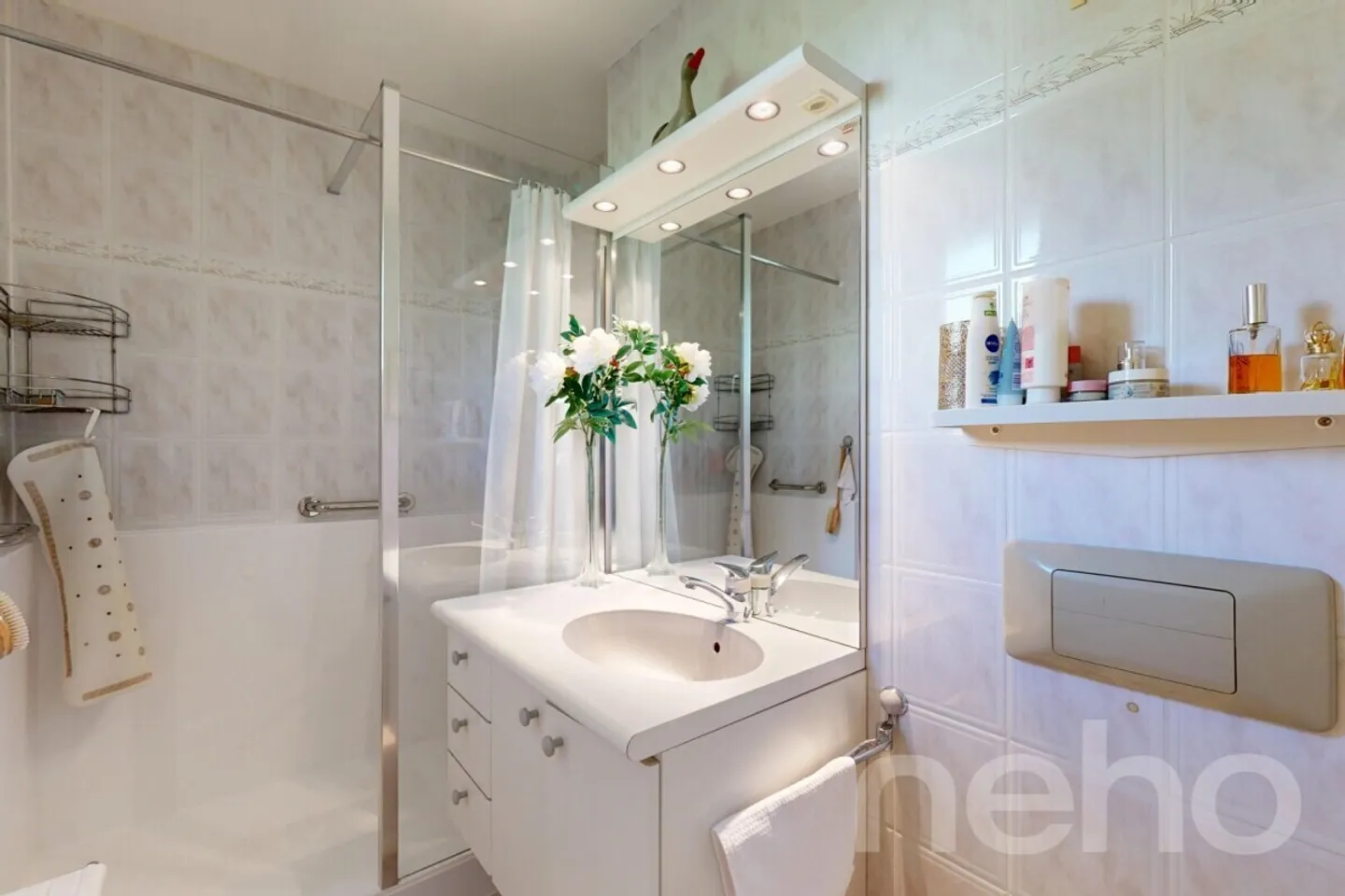 Vue lac et luminosité pour ce bel appartement familial - Photo 11 sur 12