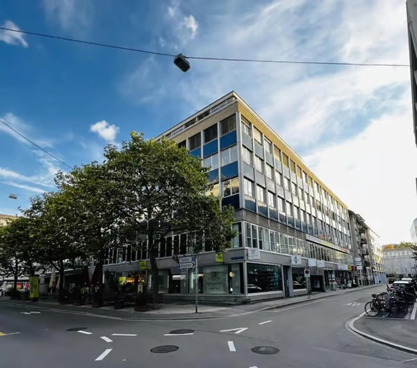 Parking space between Aeschenplatz and Bankenplatz - Photo 2 of 2