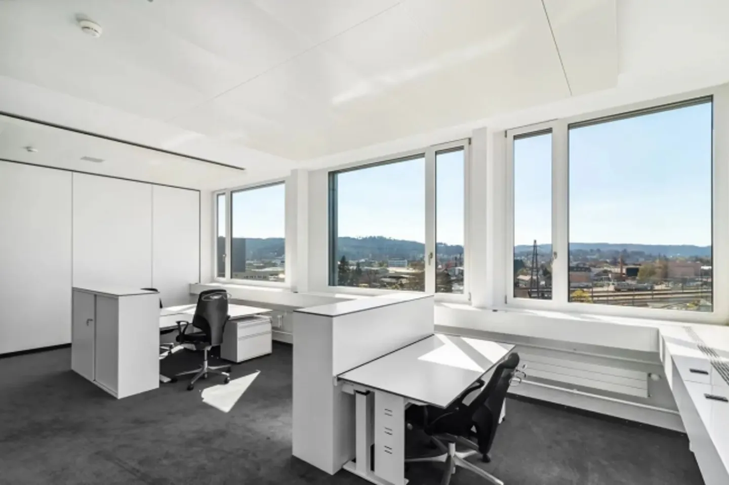 Bureaux aménagés, prêts pour votre emménagement - Photo 2 sur 13