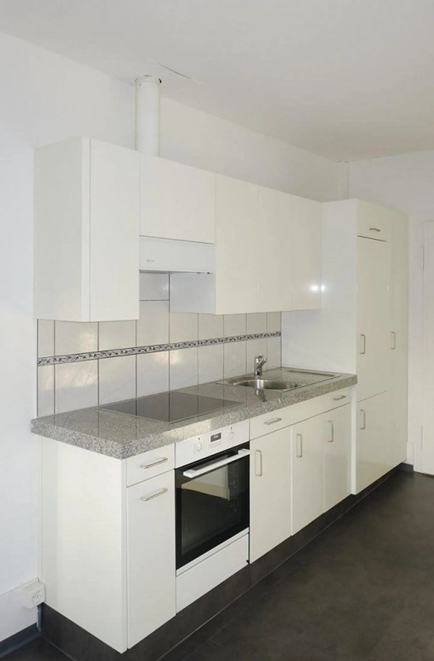 Bella camera in appartamento condiviso - Foto 2 di 4