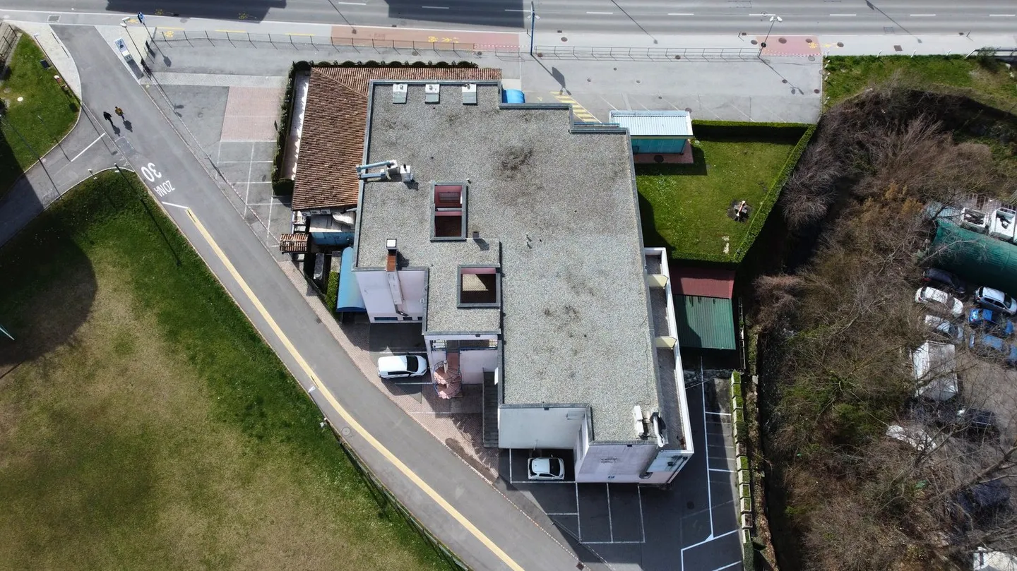 Immobile commerciale con funzione gastronomica e residenziale – Genestrerio - Foto 3 di 17