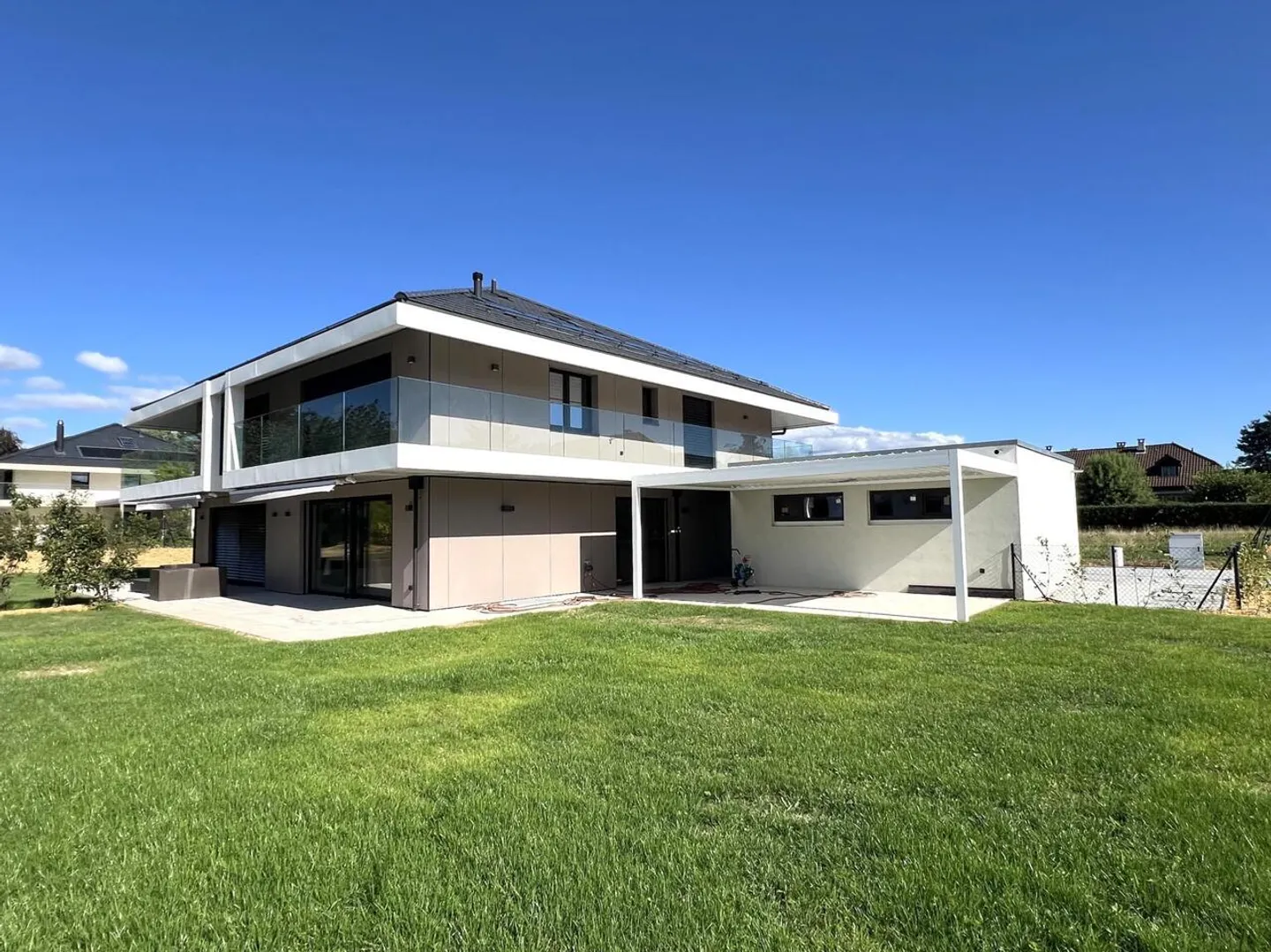 Magnifique maison jumelle neuve de 4.5 pièces avec grand jardin privatif - Photo 1 of 13