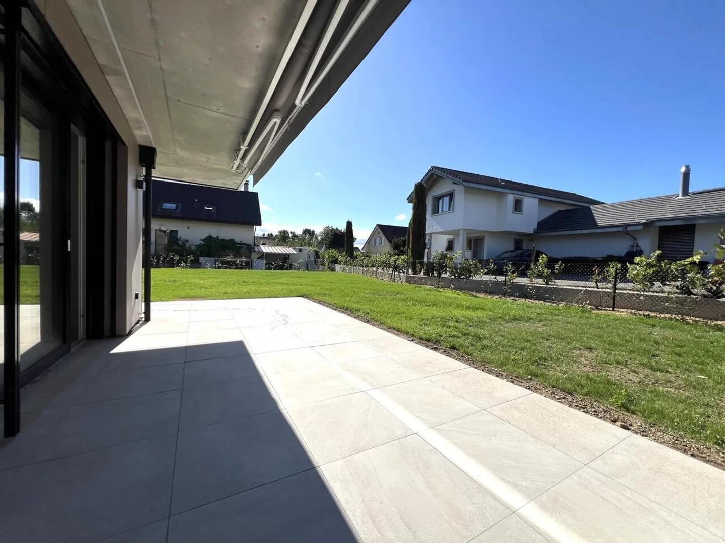 Magnifique maison jumelle neuve de 4.5 pièces avec grand jardin privatif - Photo 2 of 13