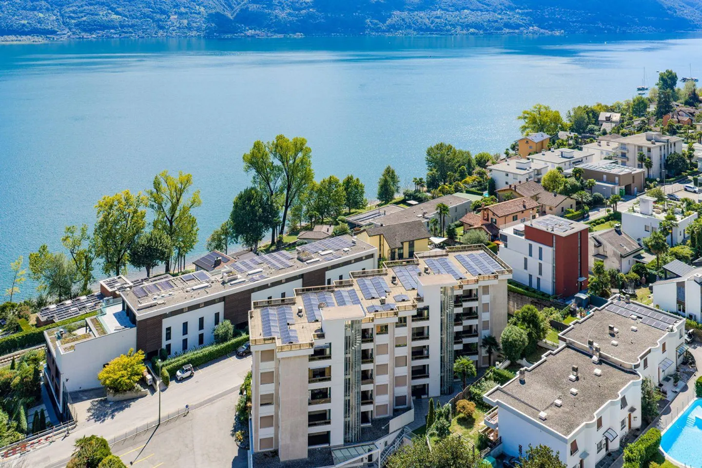 Helles Apartment mit Seeblick - Foto 1 von 16