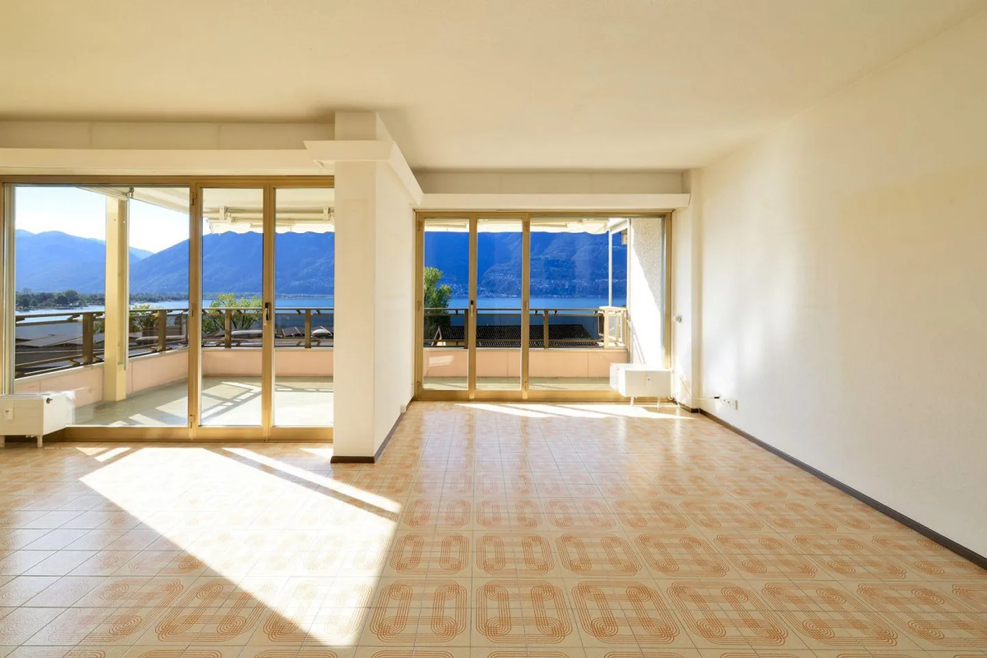 Helles Apartment mit Seeblick - Foto 4 von 16