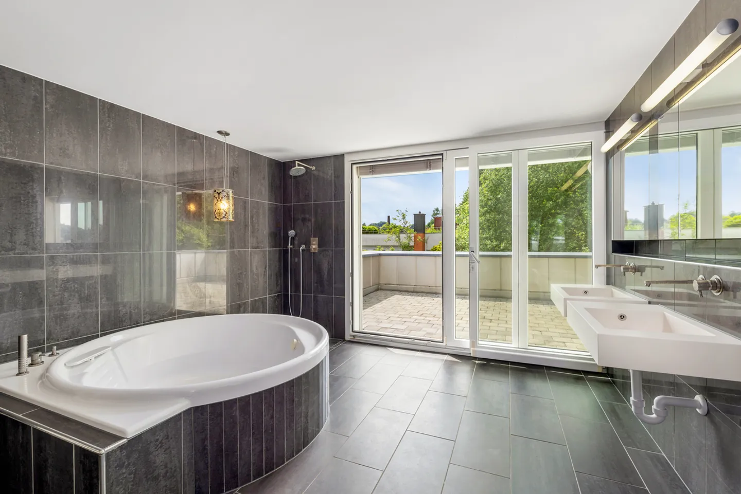 Traumhaftes Terrassenhaus in Langnau - Foto 13 von 14