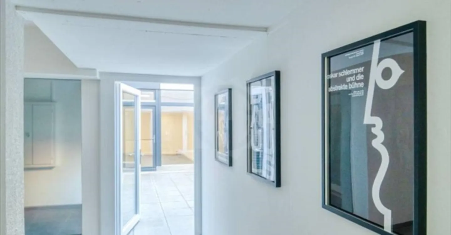 Office space for rent - Photo 2 of 9