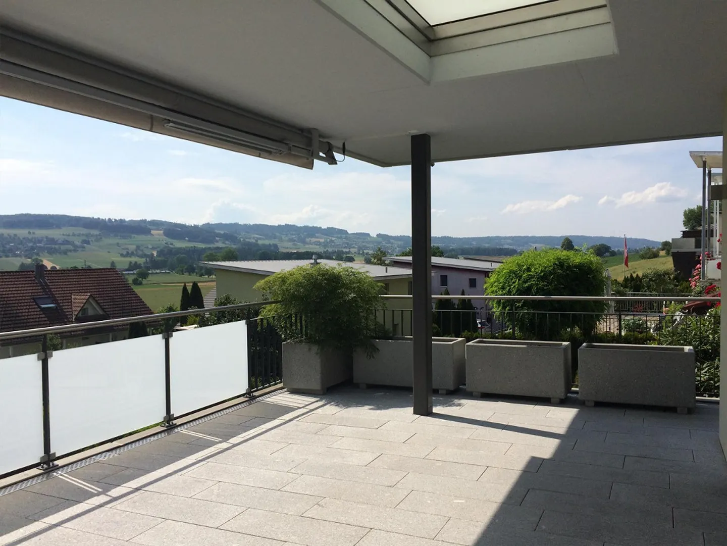 2.5 room apartment including garage space and spacious balcony - Photo 1 of 6