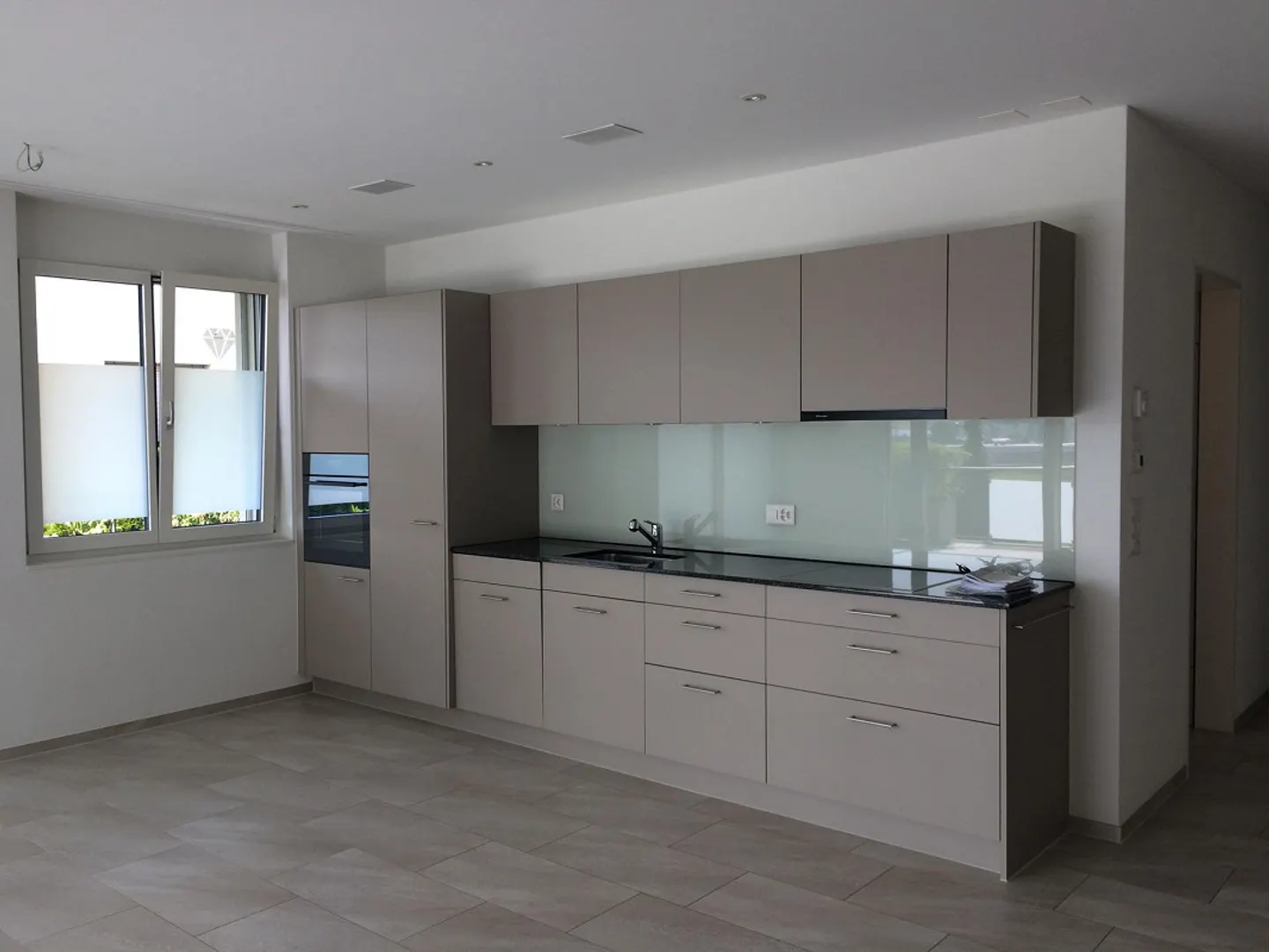 2.5 room apartment including garage space and spacious balcony - Photo 2 of 6