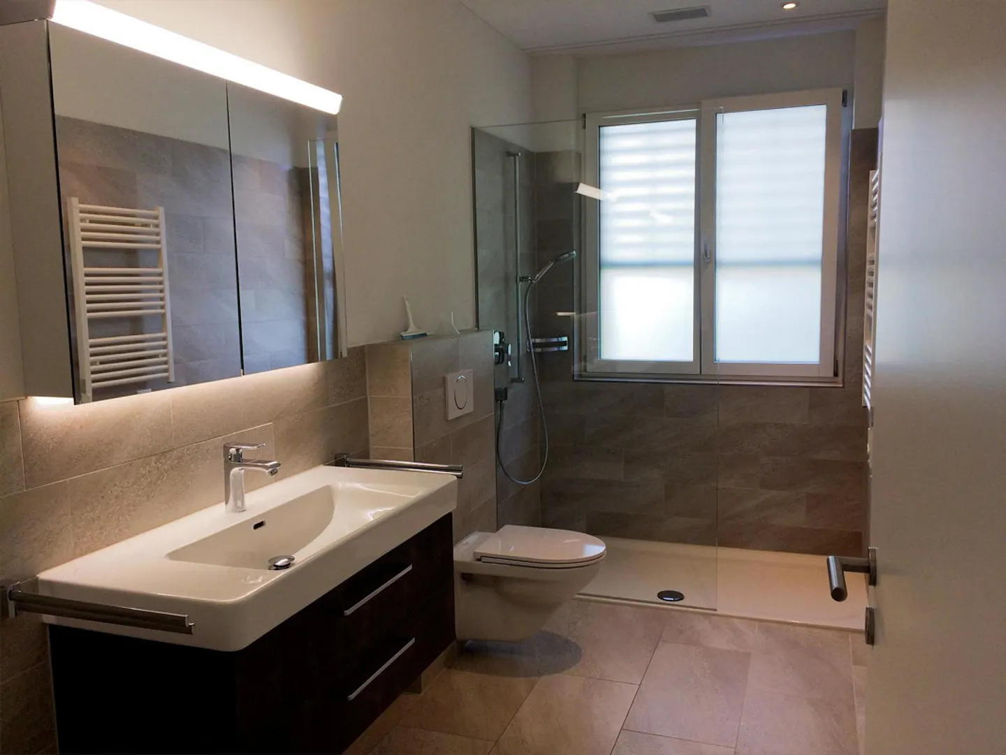 2.5 room apartment including garage space and spacious balcony - Photo 3 of 6