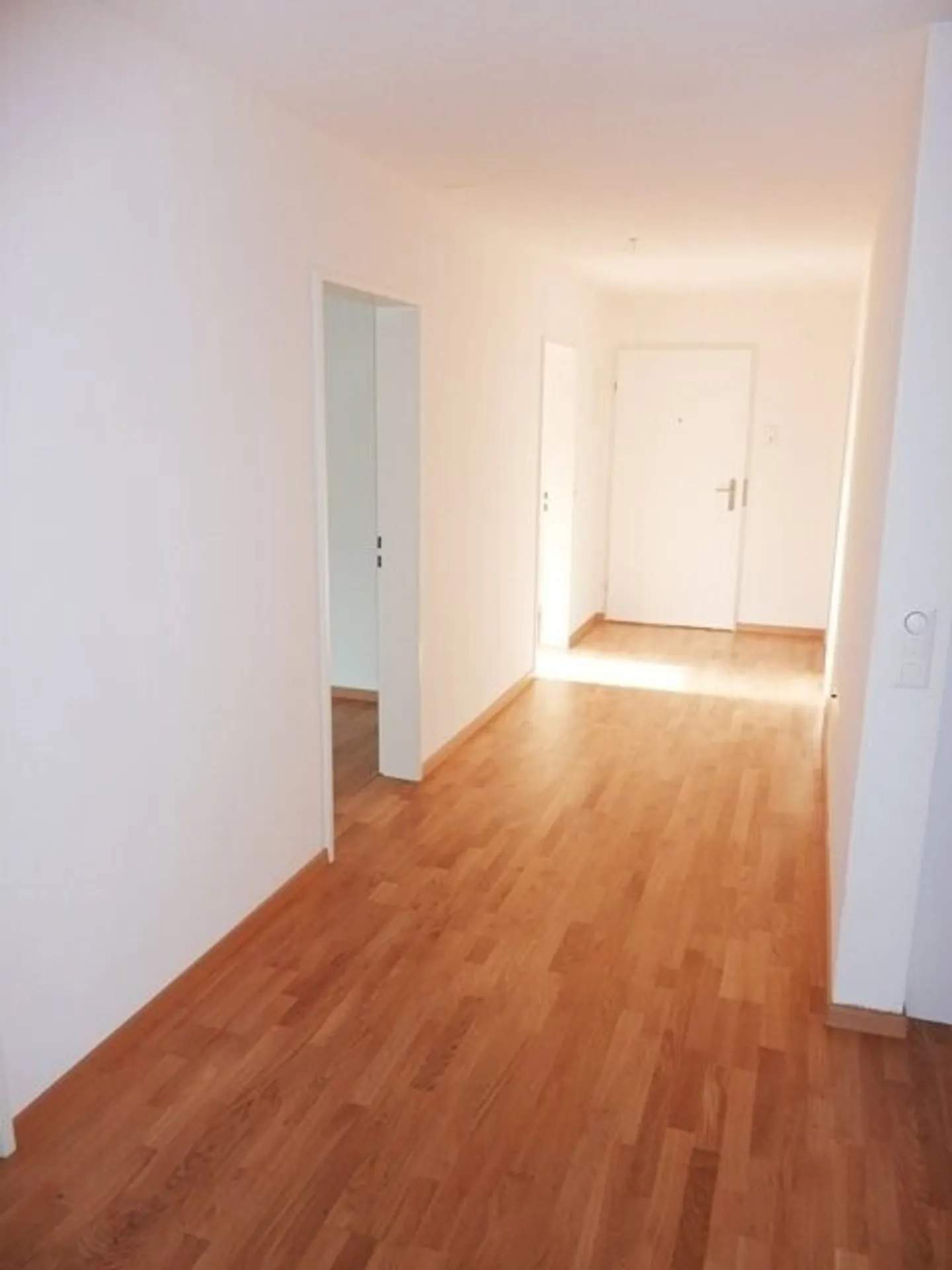 Moderne Wohnung mit speziellem Flair und Sitzplatz - Photo 5 of 9