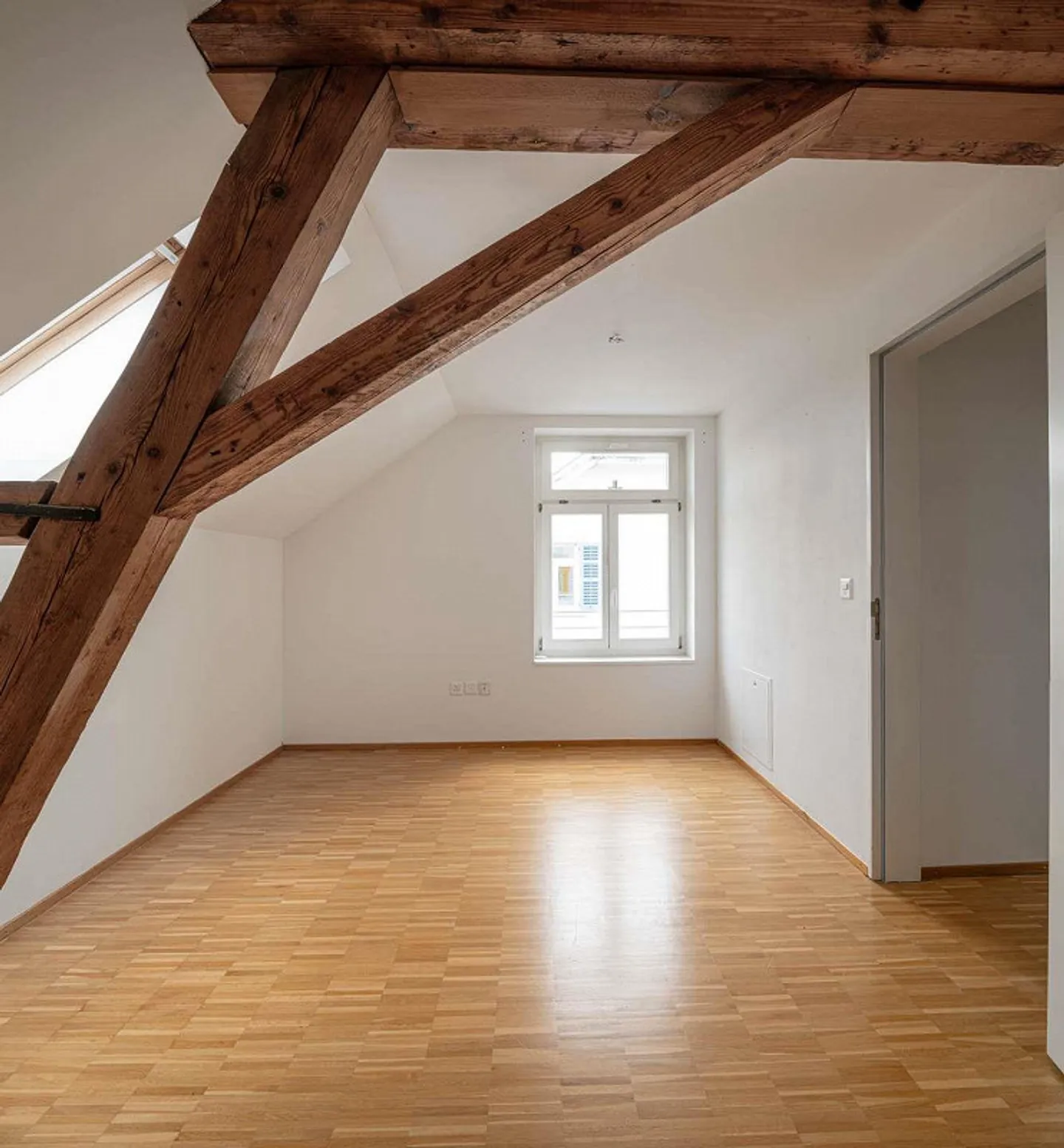 Ampia casa bifamiliare di 6,5 stanze nel popolare quartiere Breiti - Foto 10 di 13