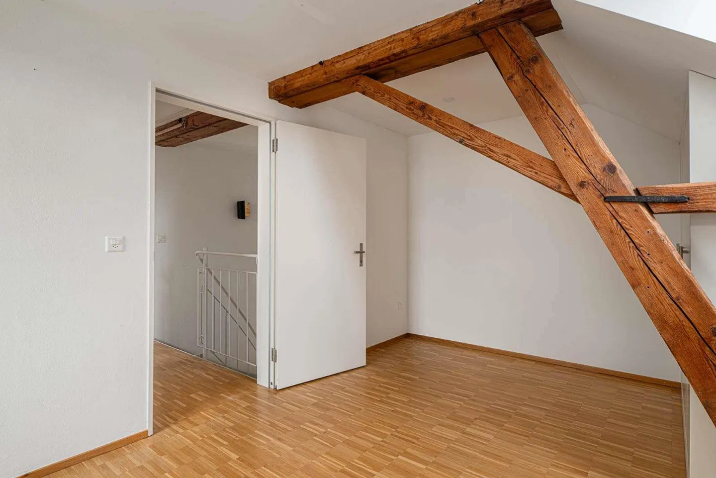 Ampia casa bifamiliare di 6,5 stanze nel popolare quartiere Breiti - Foto 11 di 13