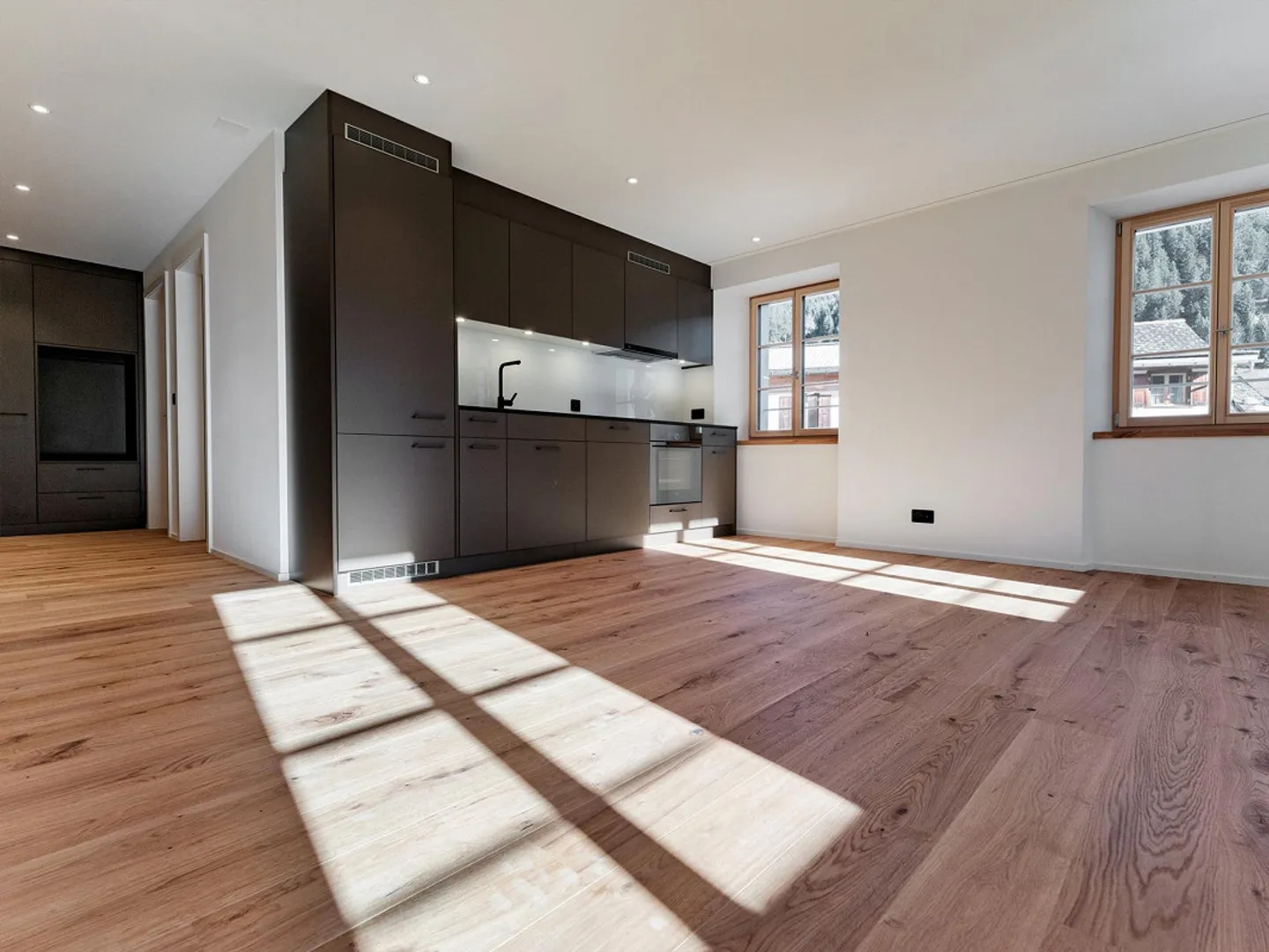 Charmante 2.5 Zimmer-Wohnung in Peist (Schanfigg) - Foto 2 von 13