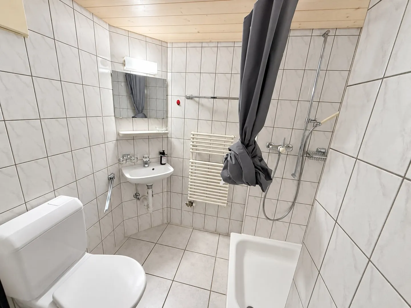 Attique Duplex Charmant à Glovelier - Photo 11 sur 17
