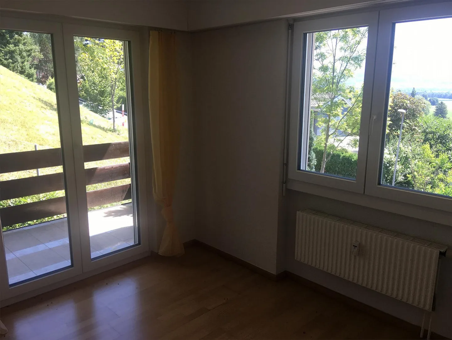 Rustikale 3.5 Zimmerwohnung mit Wintergarten und Sitzplatz - Foto 3 von 11