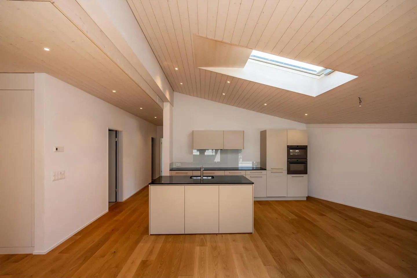 Appartement Moderne - Photo 2 sur 13