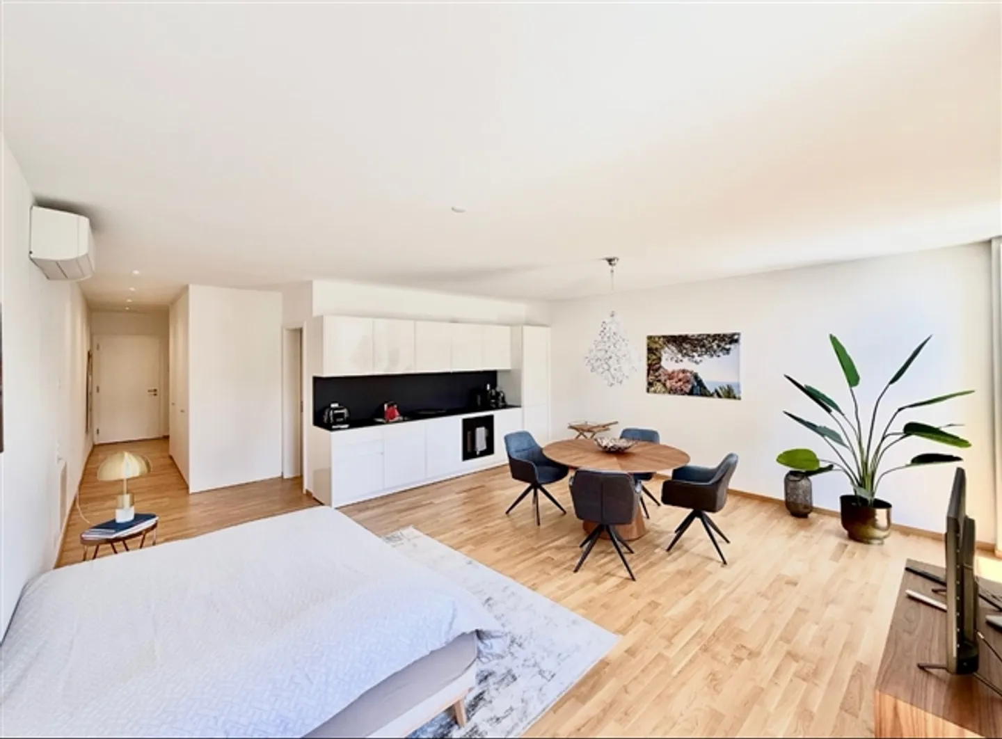 Appartamento 2,5 locali al secondo piano con vista parziale sul lago - Foto 5 di 13