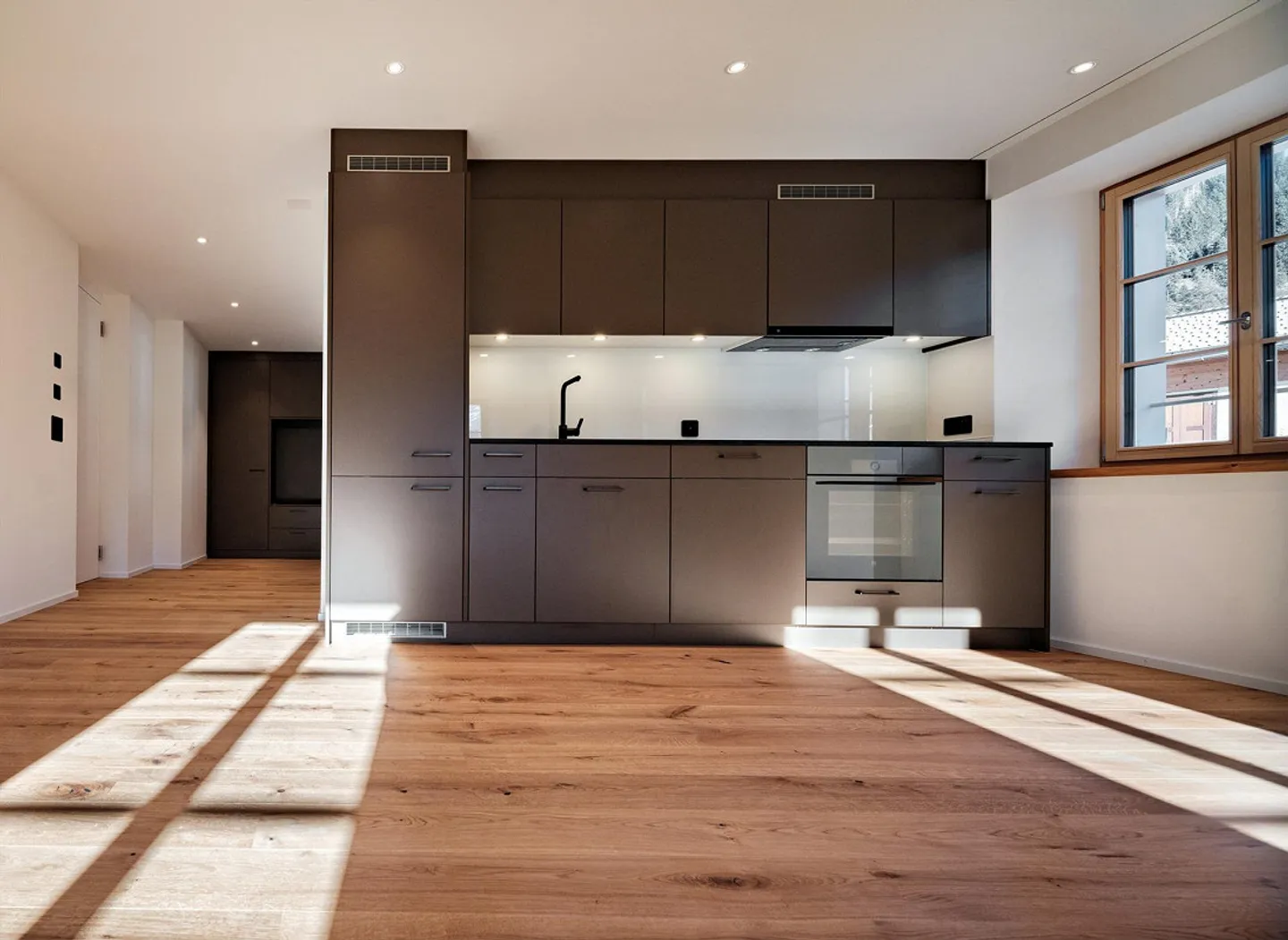 Charmante 2.5 Zimmer-Wohnung in Peist (Schanfigg) - Foto 3 von 13