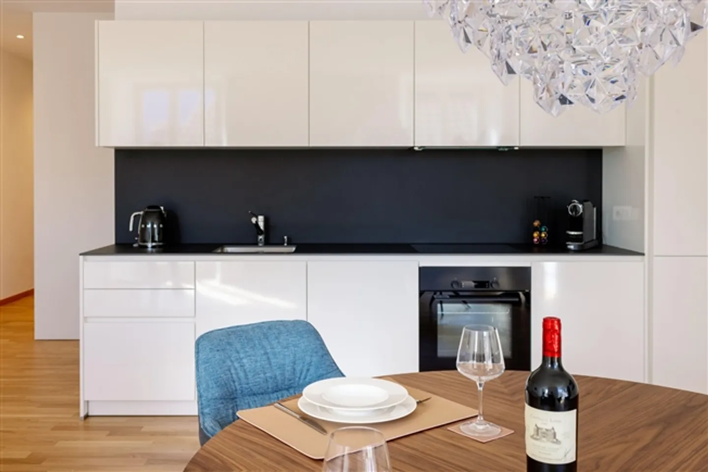 Appartamento 2,5 locali al secondo piano con vista parziale sul lago - Foto 6 di 13