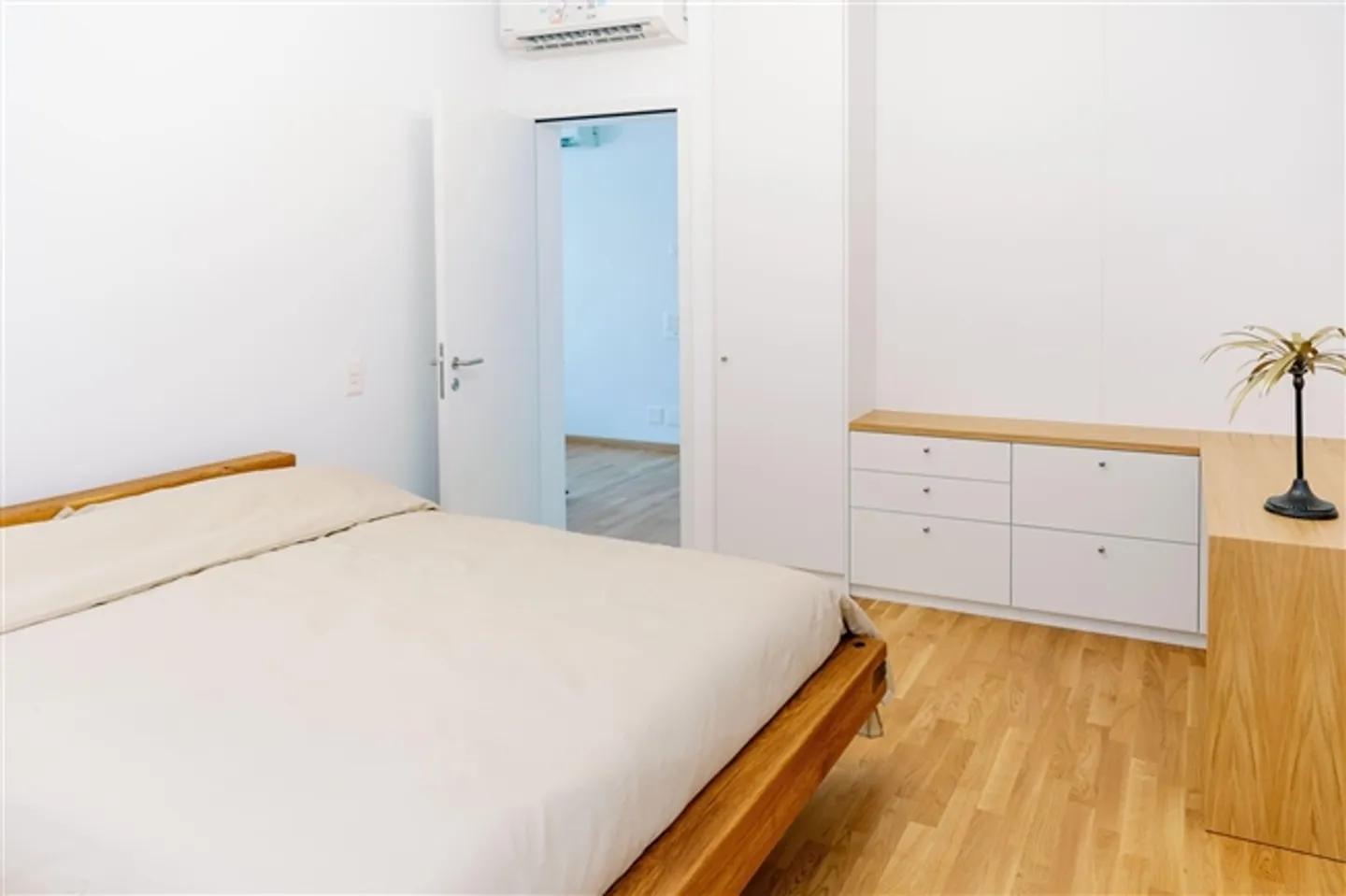 Appartamento 2,5 locali al secondo piano con vista parziale sul lago - Foto 11 di 13