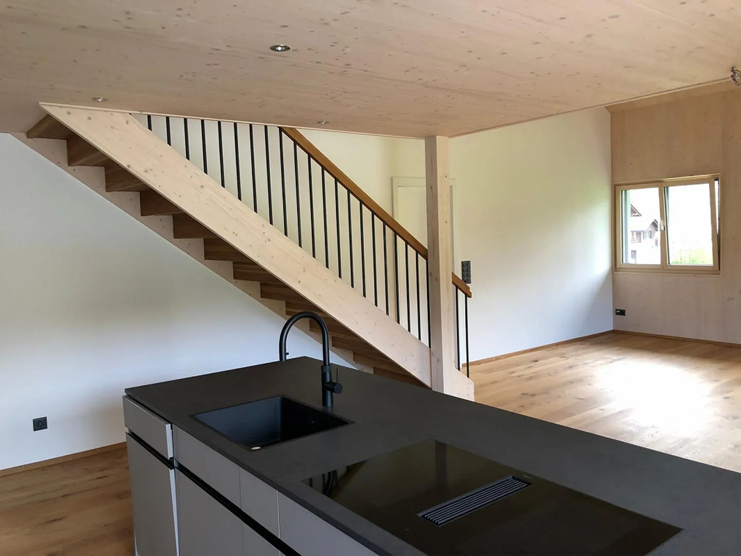 Appartement 6 pièces - Photo 3 sur 11