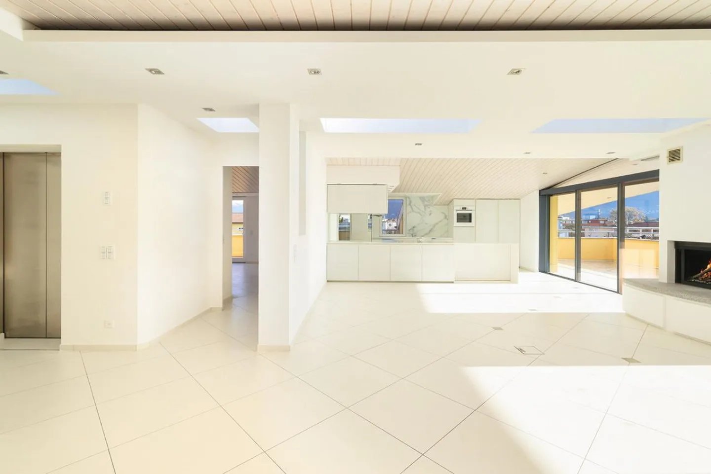 Attico vicino al lungolago e al nucleo - Foto 6 di 12