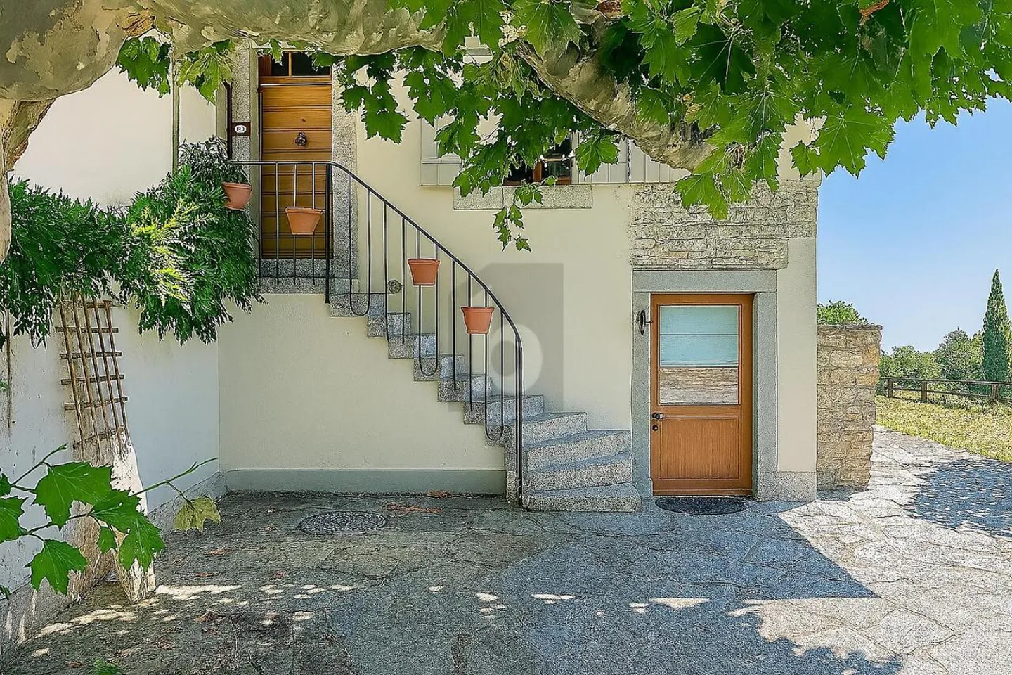 RIVE GAUCHE : VILLA JUMELÉE AU CADRE DEXCEPTION - Photo 1 sur 4