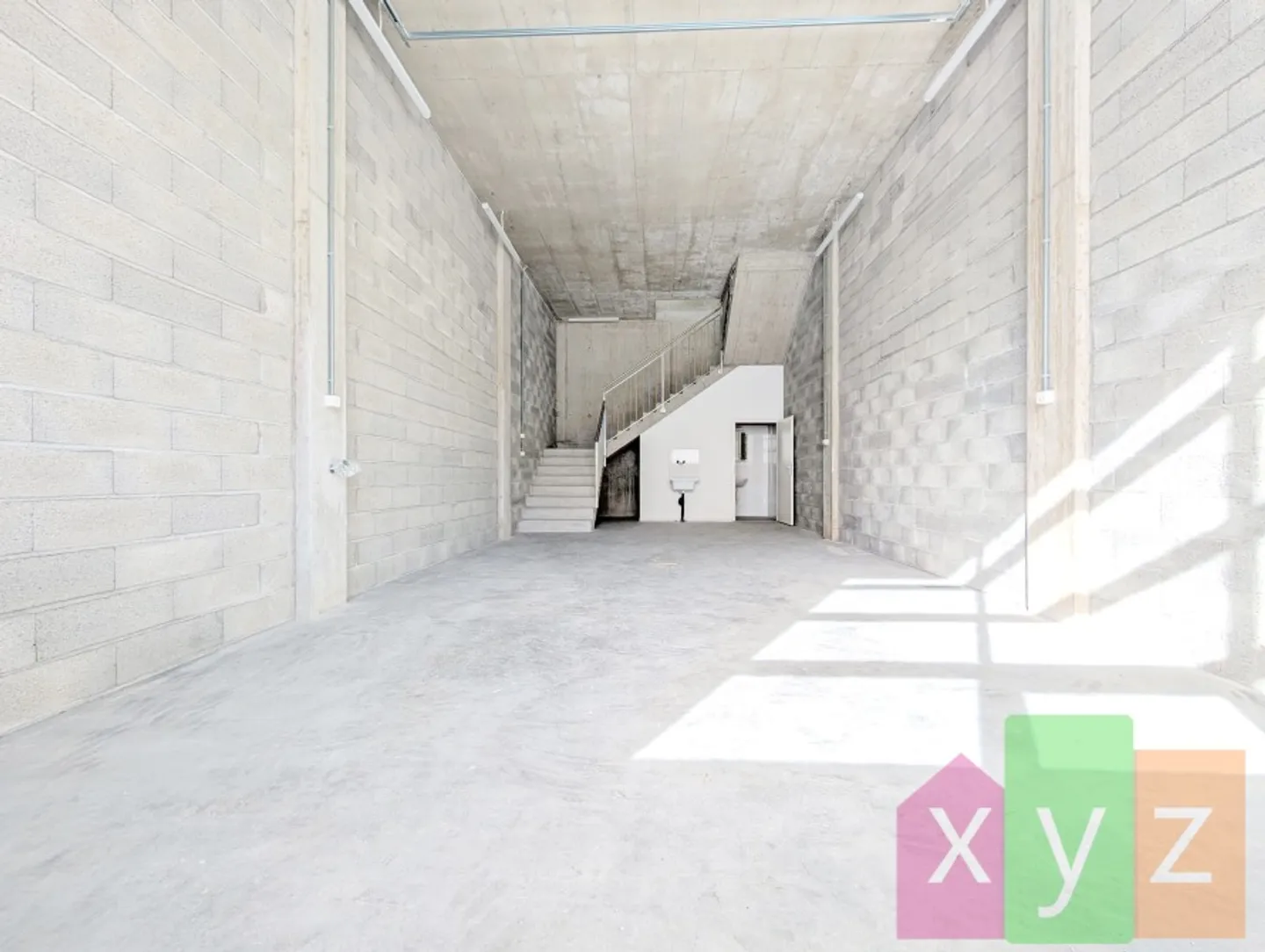 Industrial Object 2.5 Rooms - Photo 1 of 8