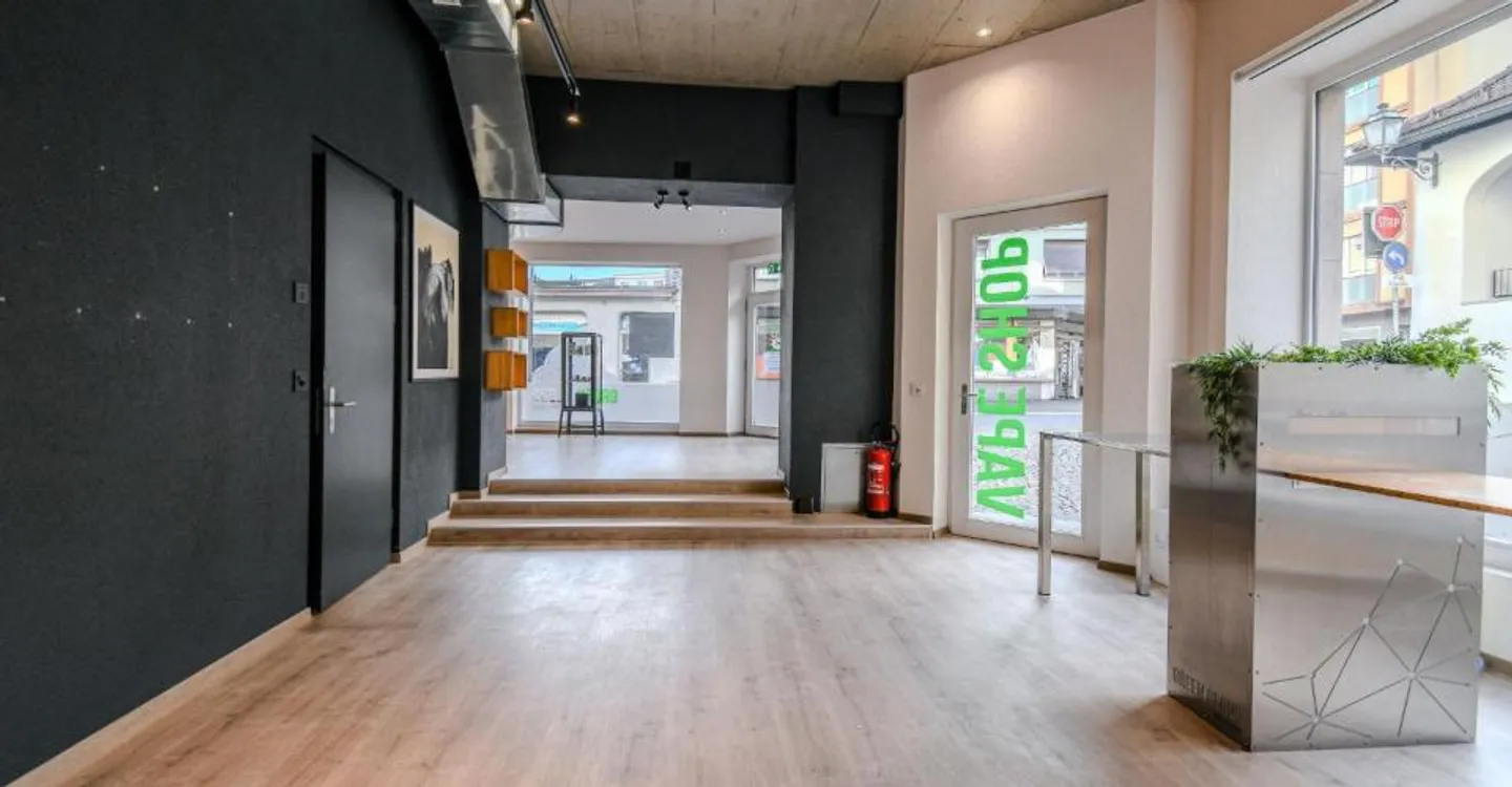 Commercial Space in Monthey - Photo 2 of 7