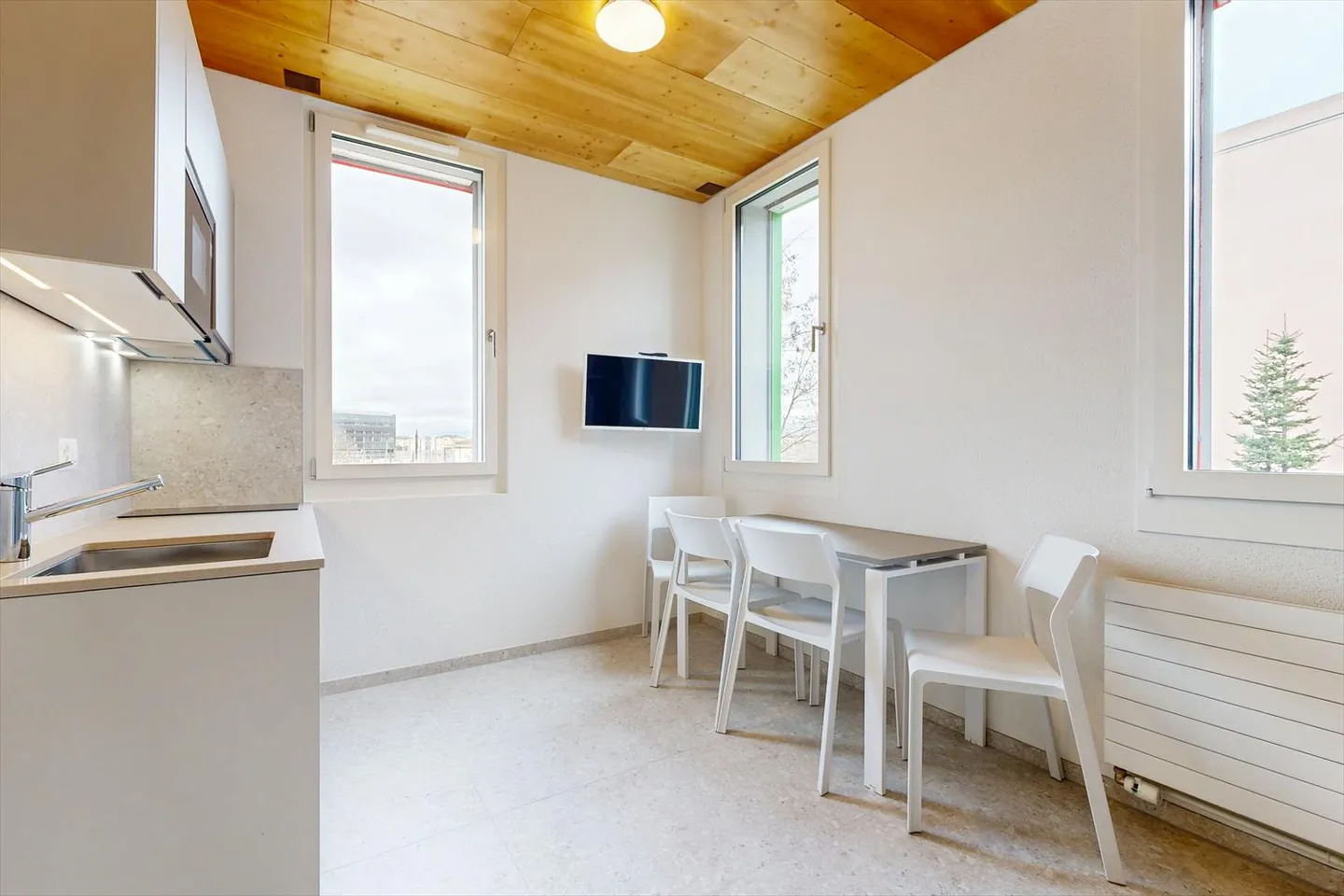 Studio for rent - Photo 2 of 6