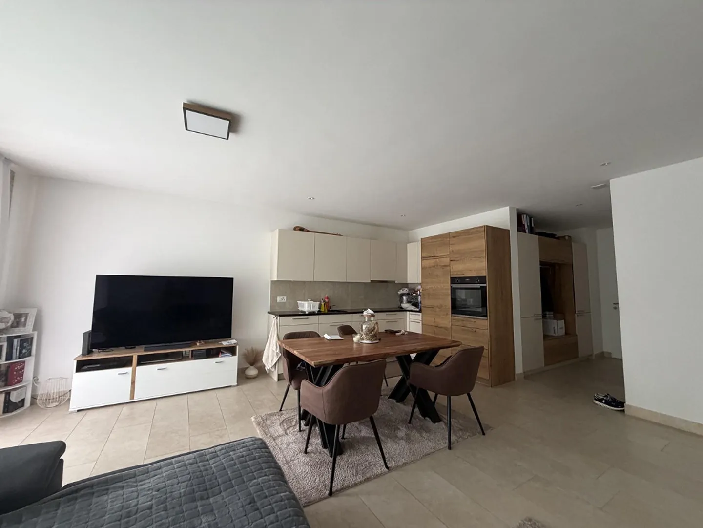 Large, very modern and noble 2 1/2-room apartment for rent - Photo 1 of 5