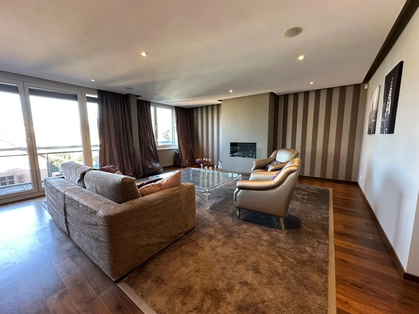 Geräumige 7-Zimmer-Wohnung - Foto 2 von 13