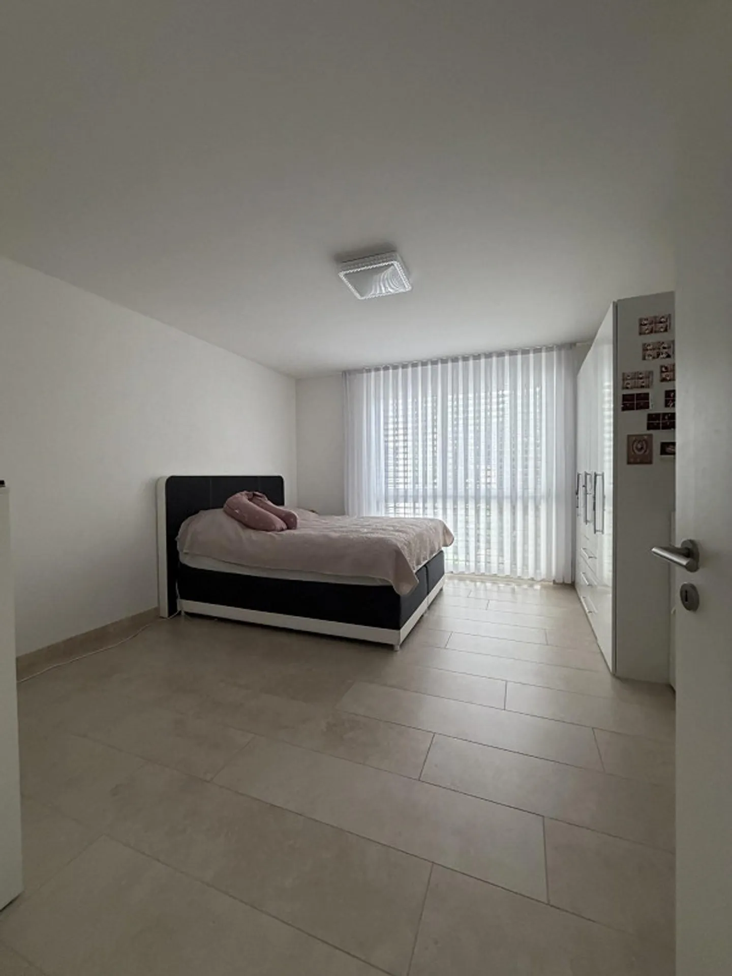 Large, very modern and noble 2 1/2-room apartment for rent - Photo 3 of 5